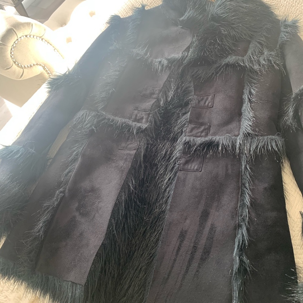 ~~~Gorgeous Black Suede Coat with Plush lining and trim~~~